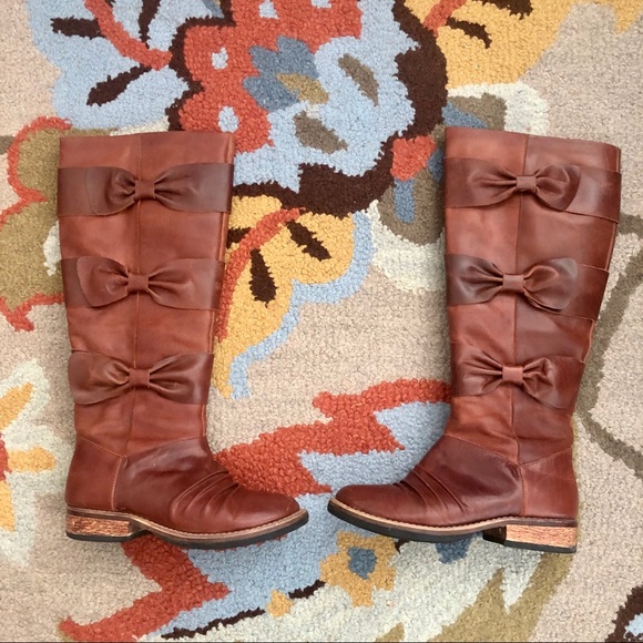 RARE/HTF Bowtied-Beauty Boots 6.5/7 - Picture 2 of 7